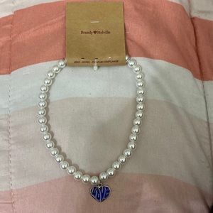 Brandy Melville faux pearl love choker